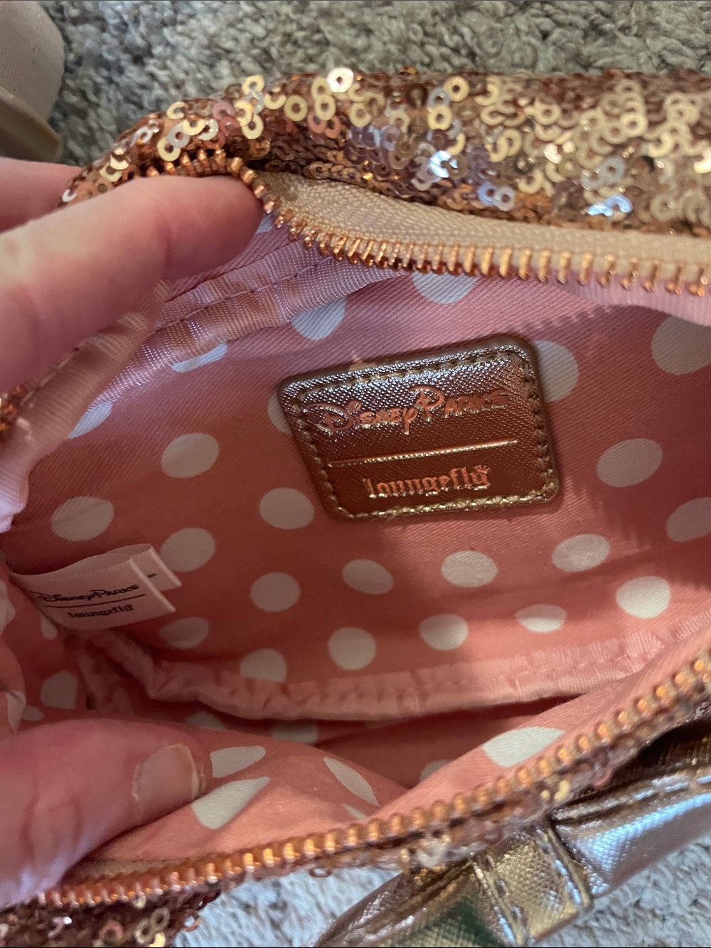Loungefly Disney Minnie Mouse rose gold sequin fanny pack belt bag - Picture 4 of 4